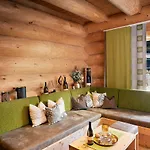 Alpstuga Chalet Resort Sölden