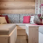Alpstuga Chalet Resort Sölden